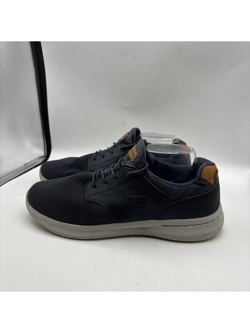 Skechers men air